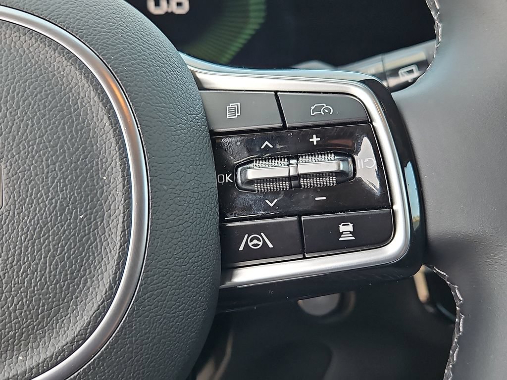 Used 2025 Kia Sorento S FWD image 24