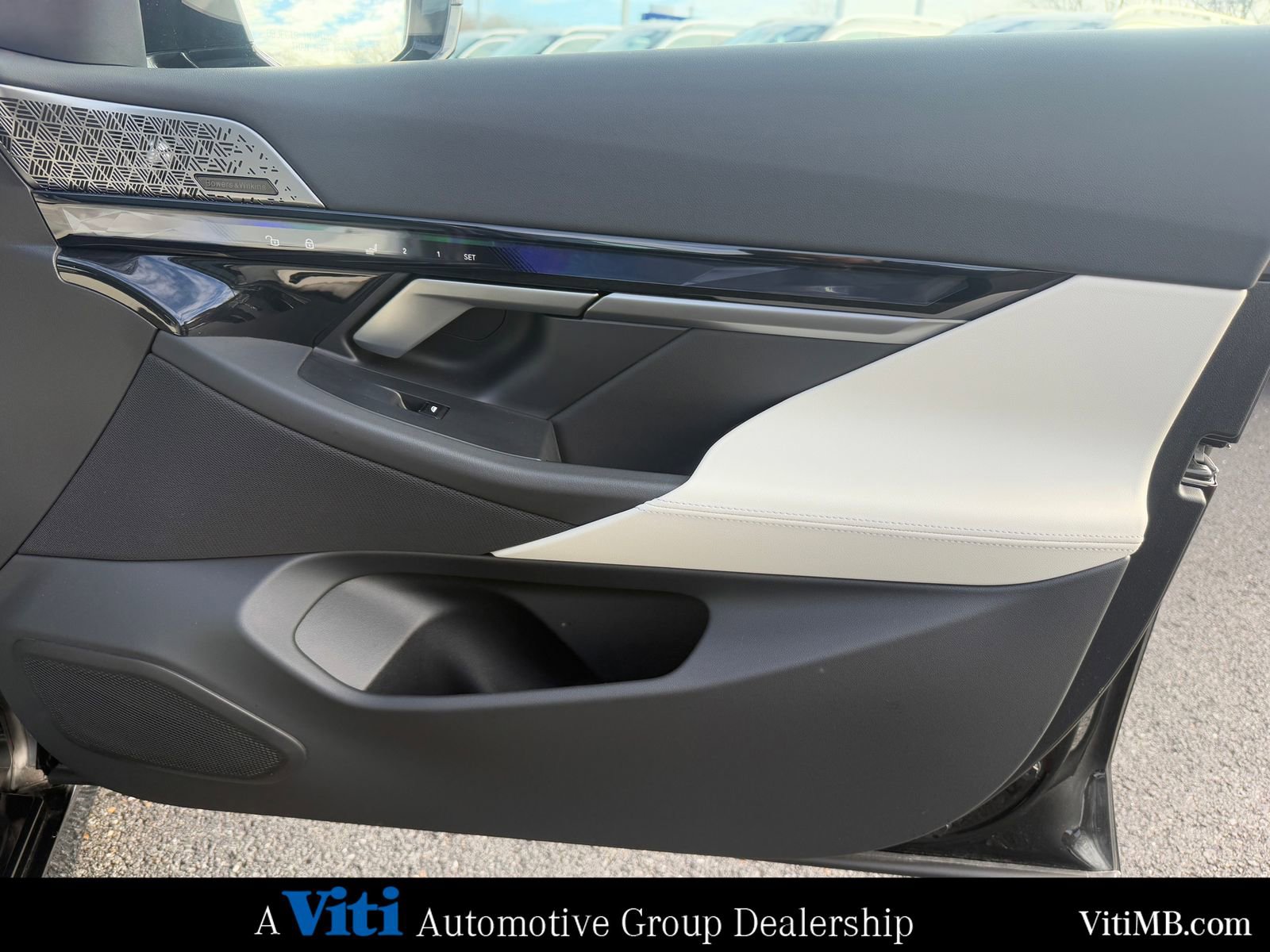 Used 2025 BMW i5 M60 w/ Executive Package image 29