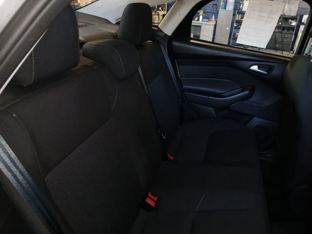 Used 2016 Ford Focus SE image 48