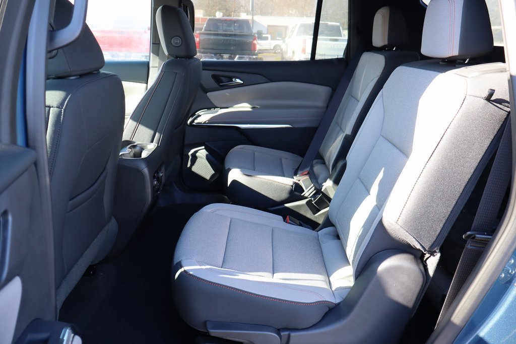 Used 2025 Chevrolet Traverse LT w/ Driver Confidence Package image 18