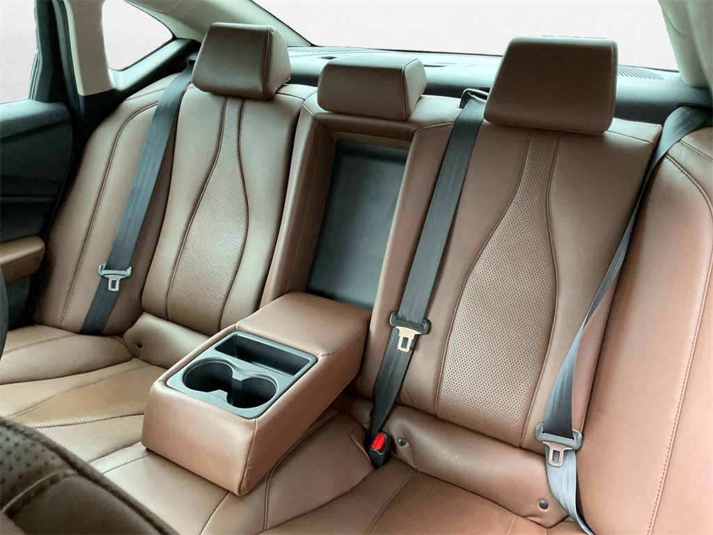 Used 2021 Acura TLX w/ Technology Package image 9