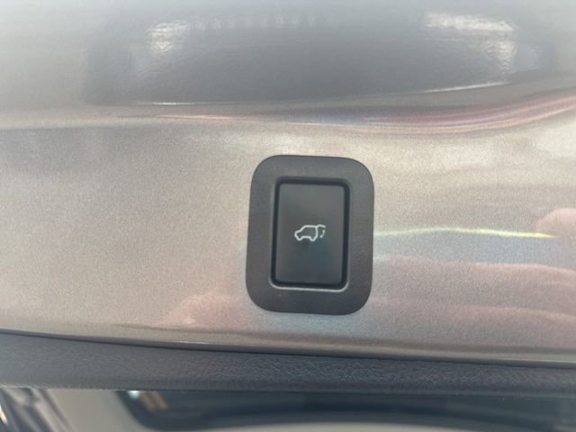 Used 2018 Toyota Highlander XLE image 14