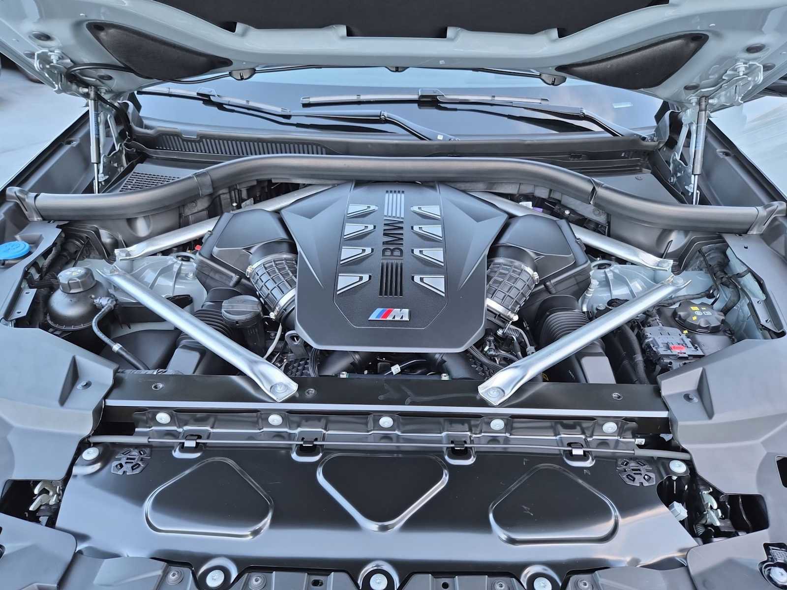 Used 2024 BMW X6 M60i image 13