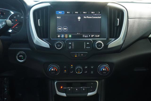 Used 2024 GMC Terrain SLT image 17
