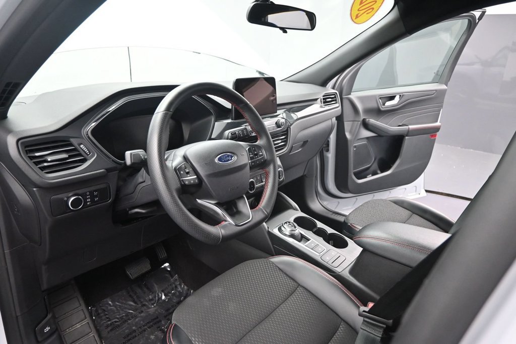 Used 2025 Ford Escape ST-Line FWD image 16