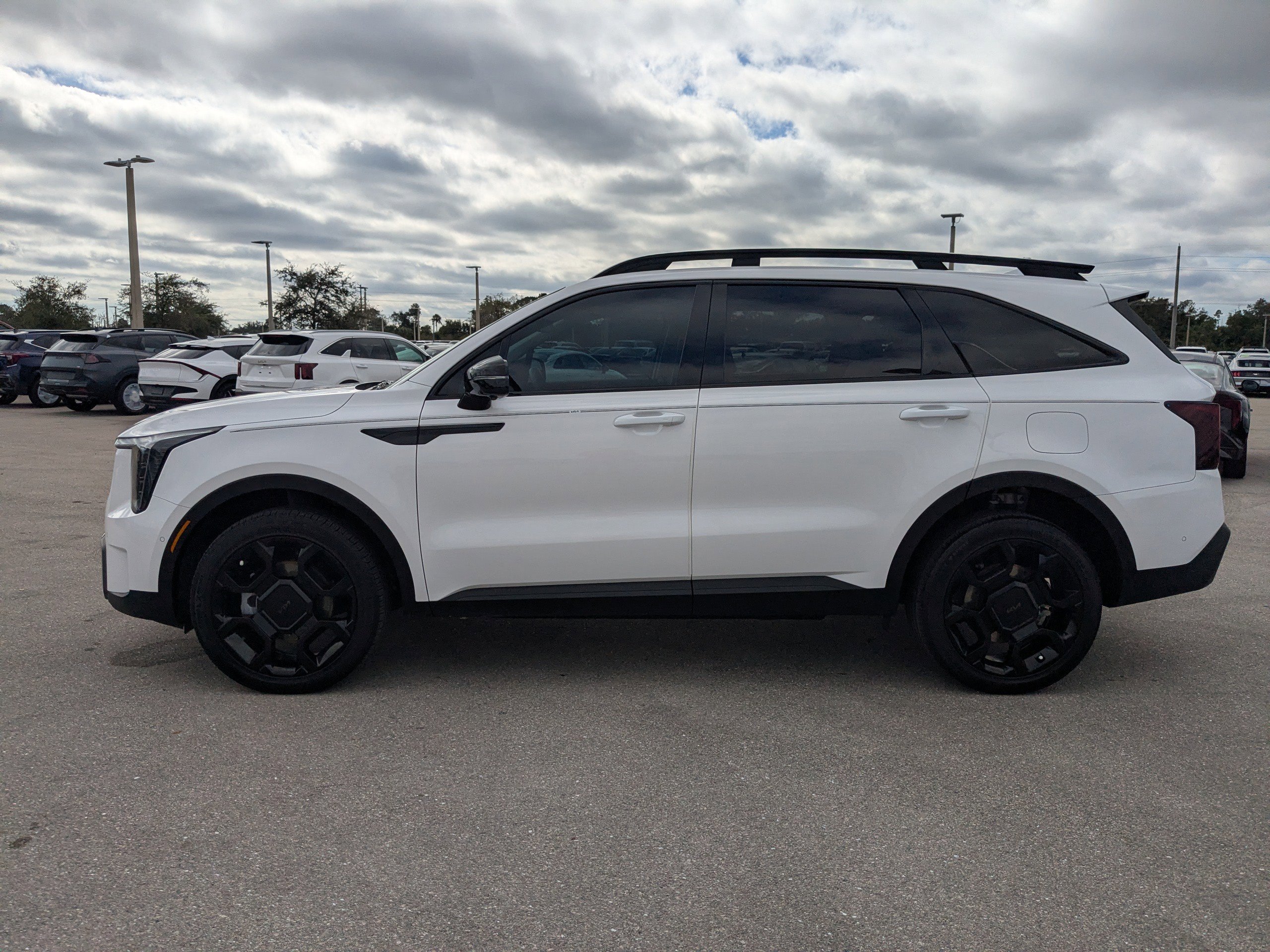 Certified 2025 Kia Sorento SX image 8