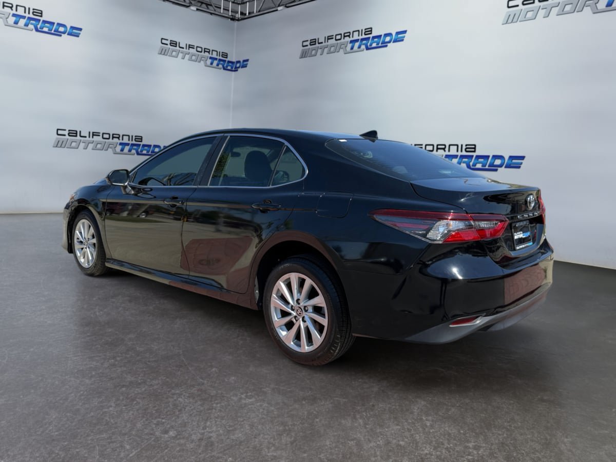 Used 2023 Toyota Camry LE FWD image 7