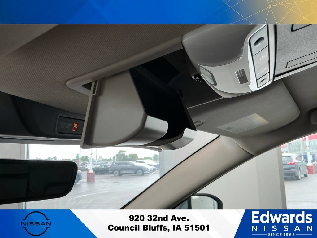 Used 2025 Nissan Pathfinder SL AWD/4WD image 35