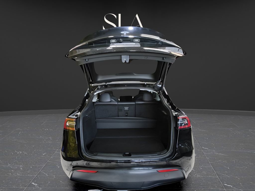 Used 2023 Tesla Model Y Long Range image 7