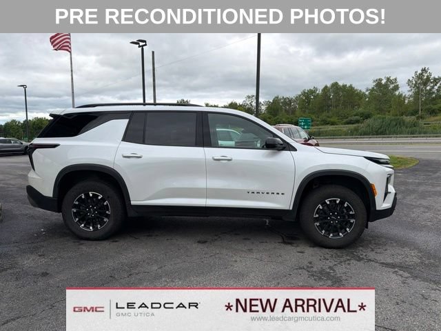 Used 2025 Chevrolet Traverse Z71 w/ LPO, Floor Liner Package AWD/4WD image 6