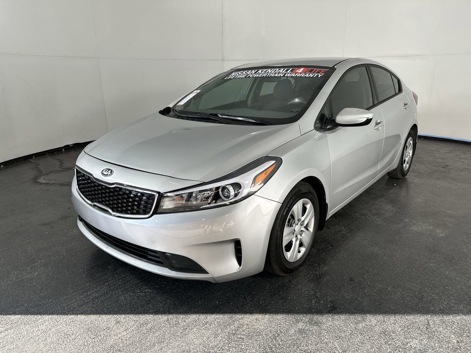 Used 2017 Kia Forte LX image 4
