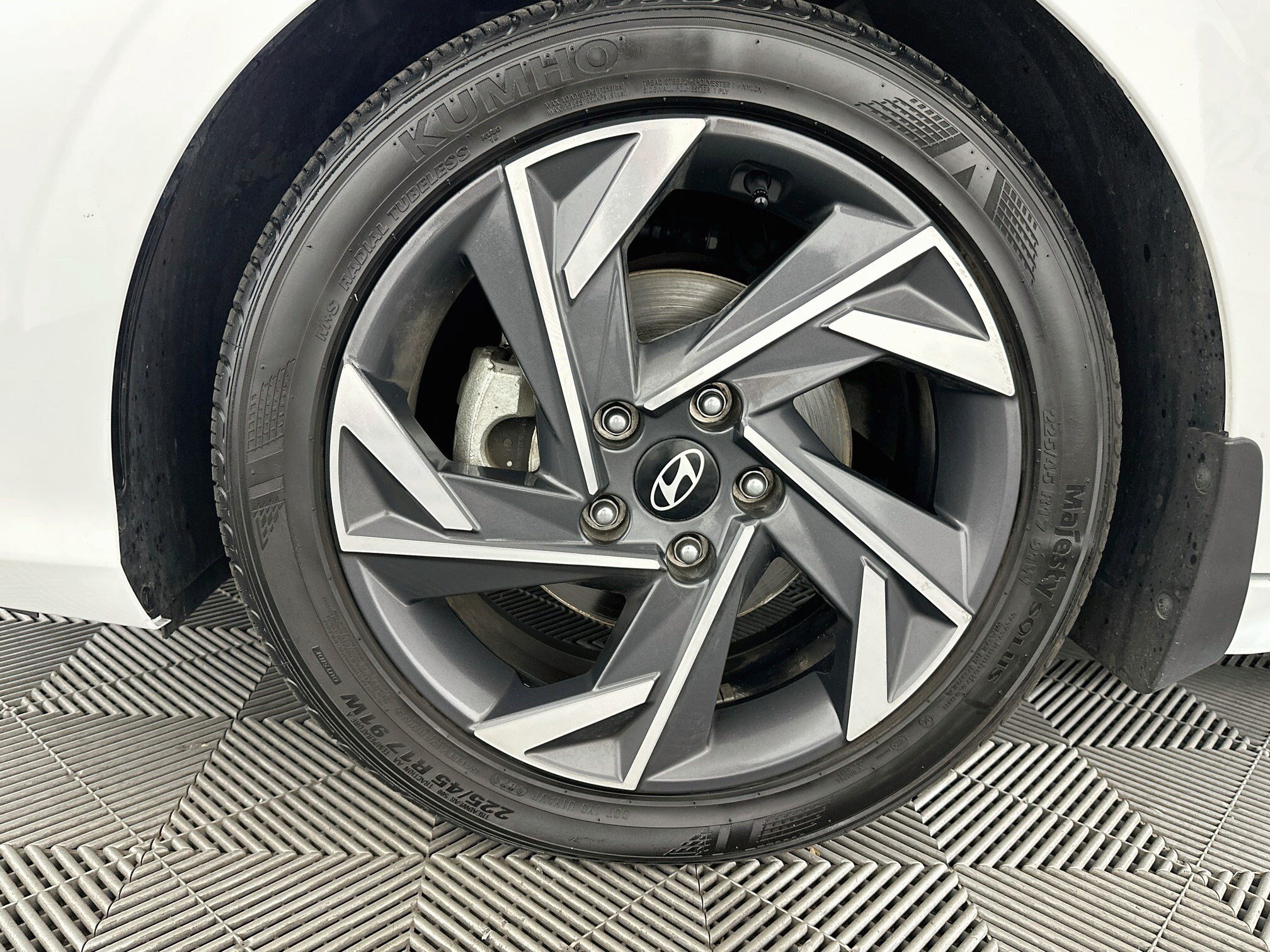 Used 2025 Hyundai Elantra Sport FWD image 35