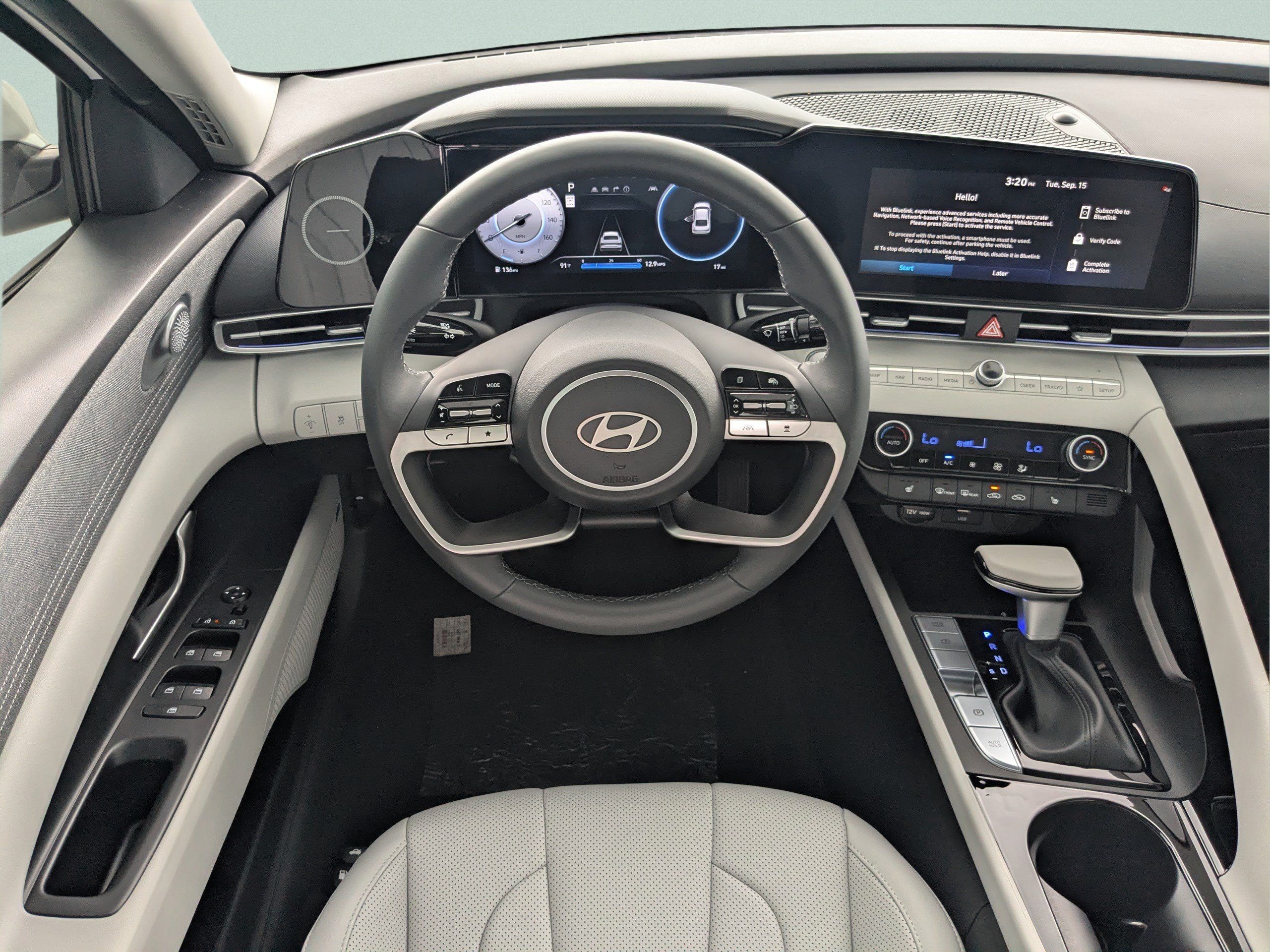 New 2026 Hyundai Elantra Limited FWD image 18