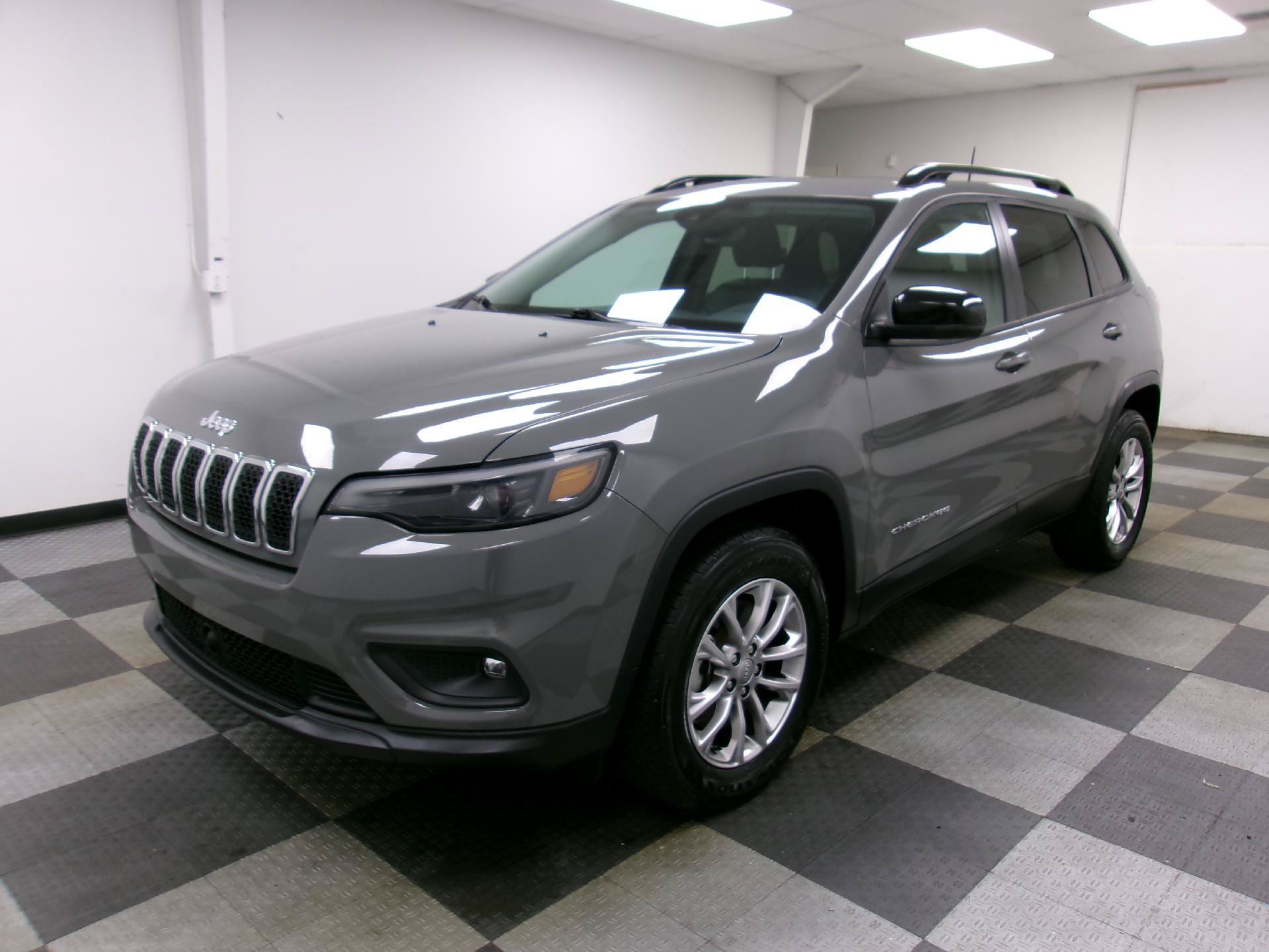 Used 2022 Jeep Cherokee Latitude Lux AWD/4WD image 1