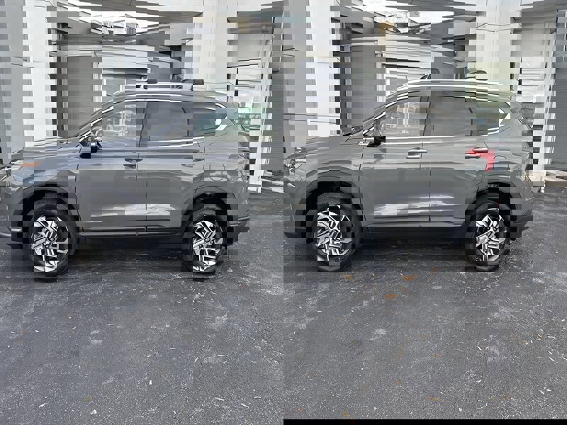 Used 2023 Hyundai Santa Fe SEL image 3