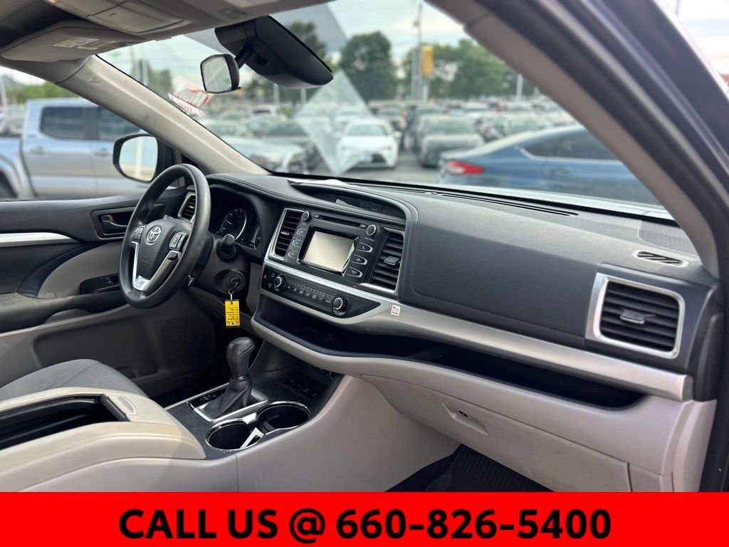 Used 2018 Toyota Highlander LE w/ Protection Package #3 AWD/4WD image 7