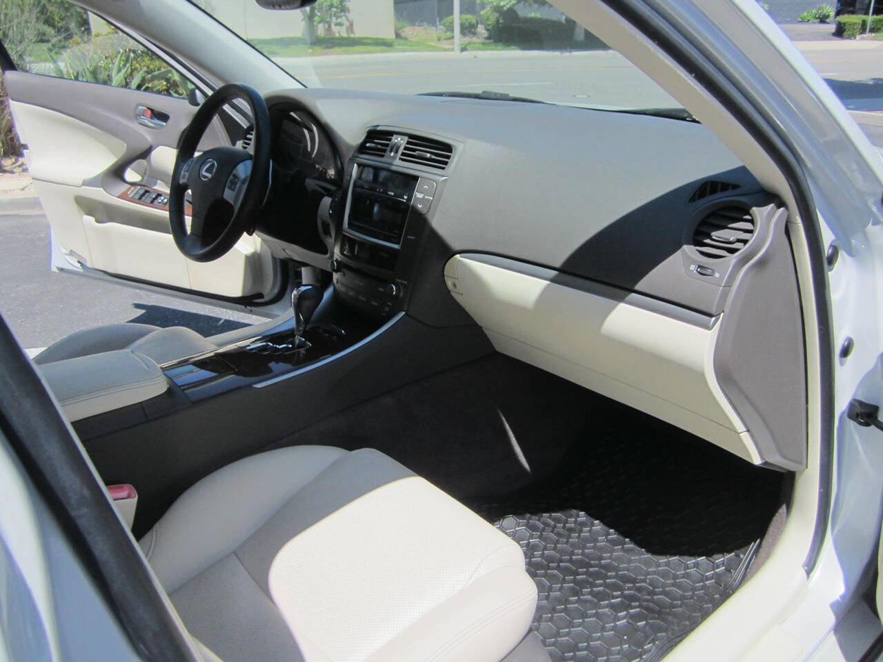 Used 2011 Lexus IS 250 w/ Premium Pkg Value Edition RWD image 21