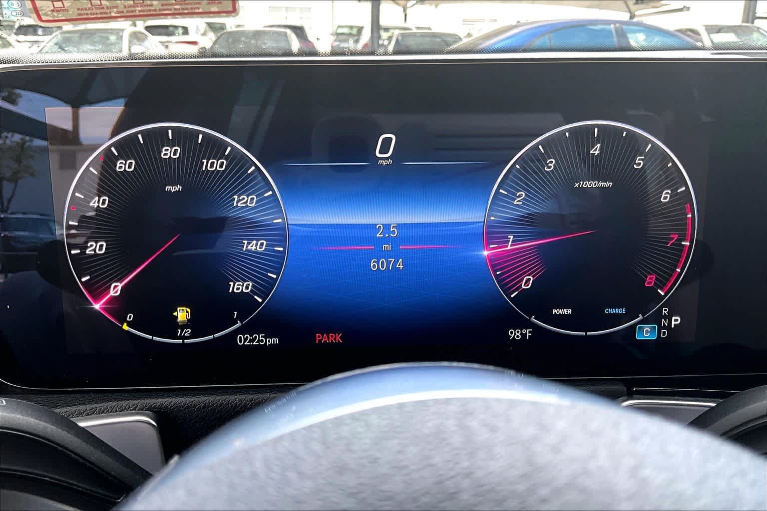 Used 2025 Mercedes-Benz GLB 250 image 27