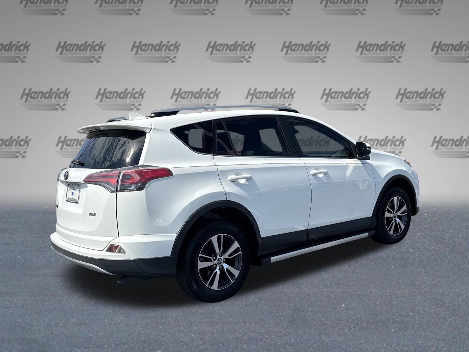 Used 2017 Toyota RAV4 XLE FWD image 10