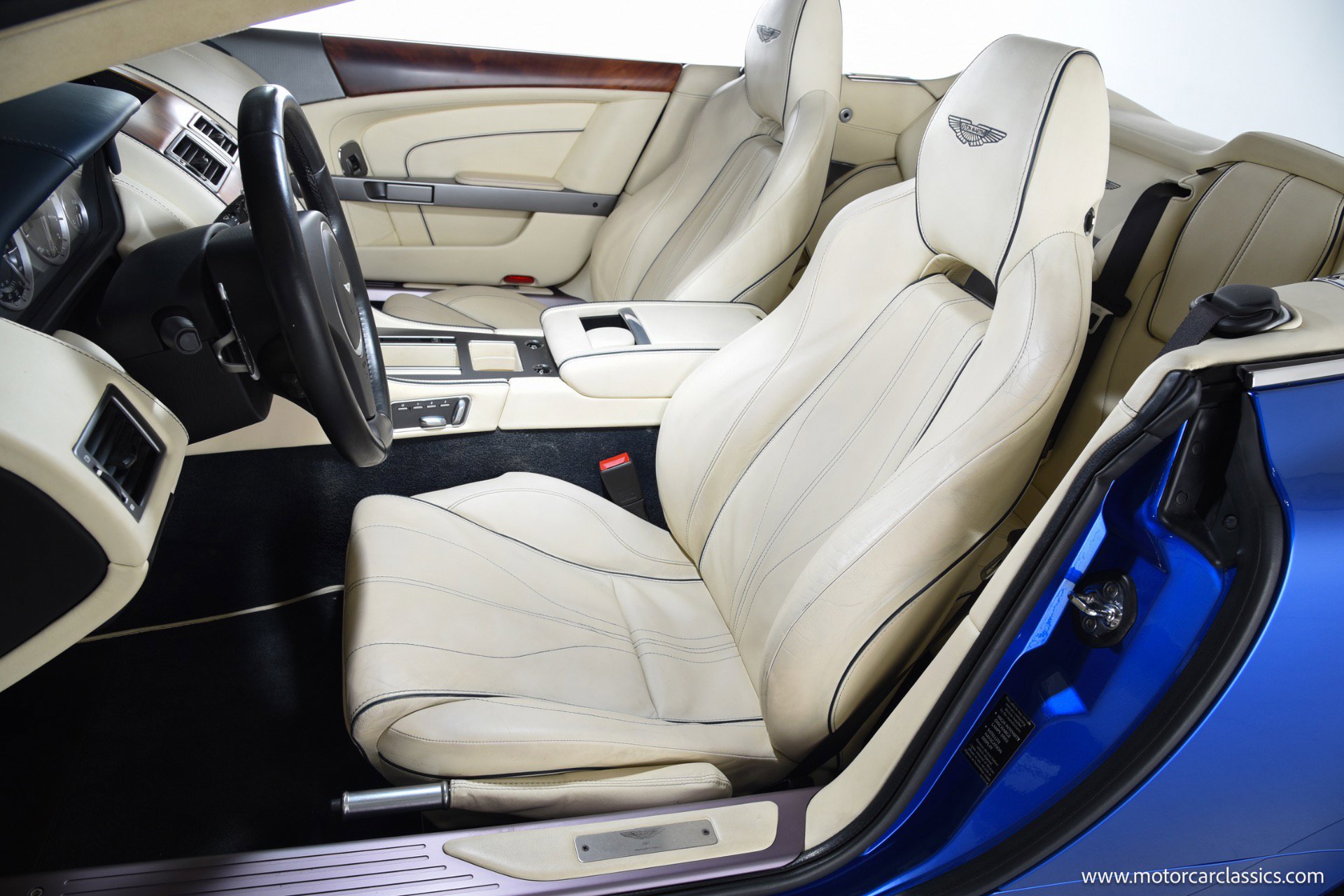 Used 2014 Aston Martin DB9 Volante image 35