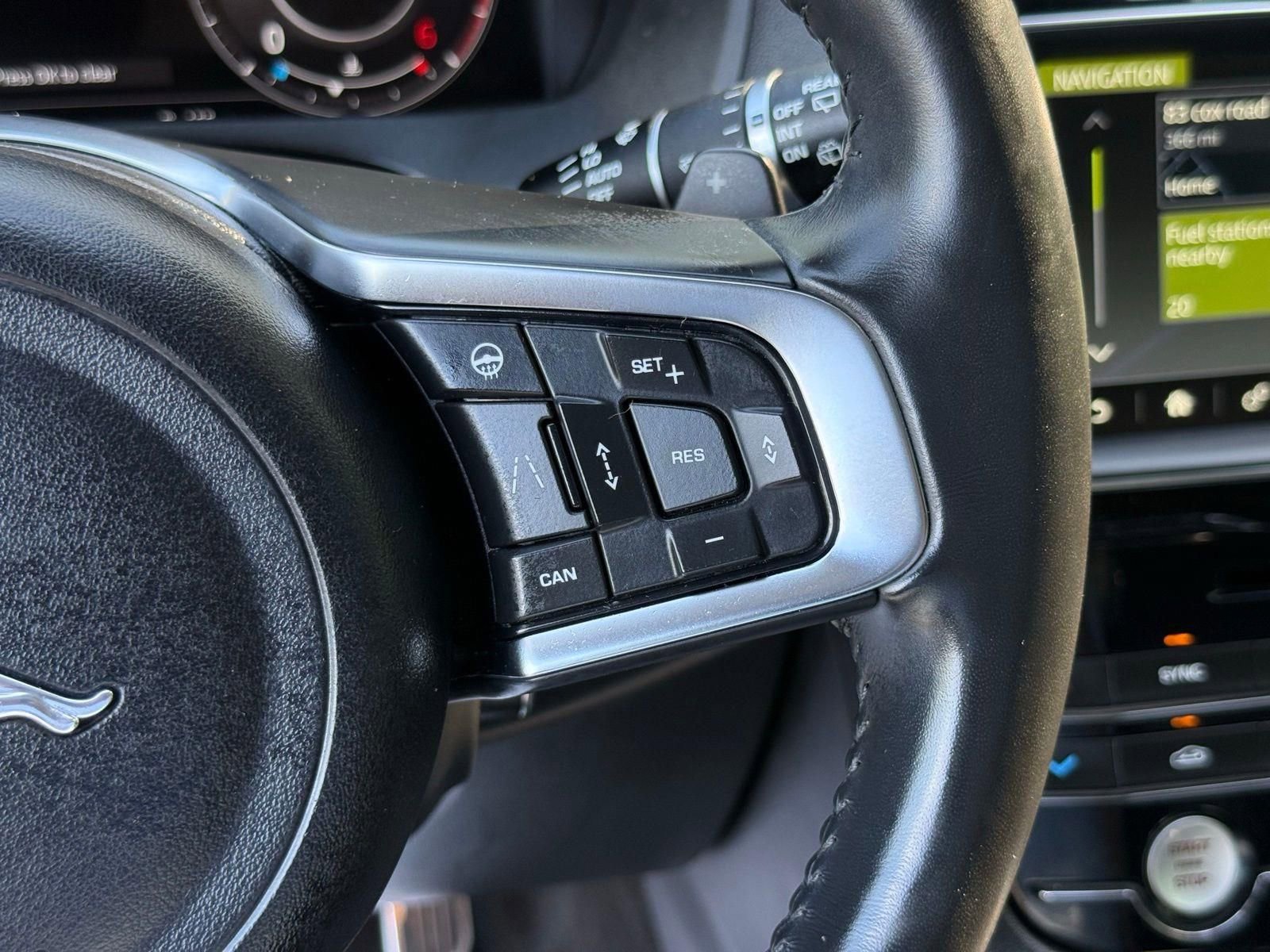 Used 2019 Jaguar F-PACE Prestige AWD/4WD image 53