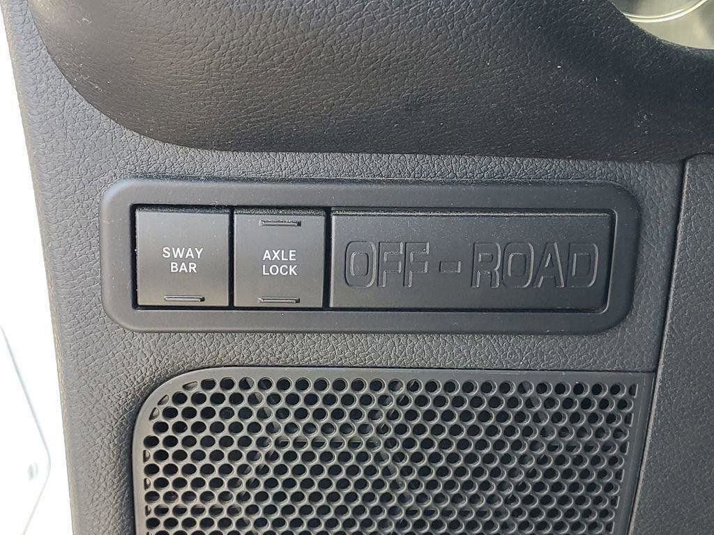Used 2018 Jeep Wrangler Rubicon w/ Power Convenience Group AWD/4WD image 7