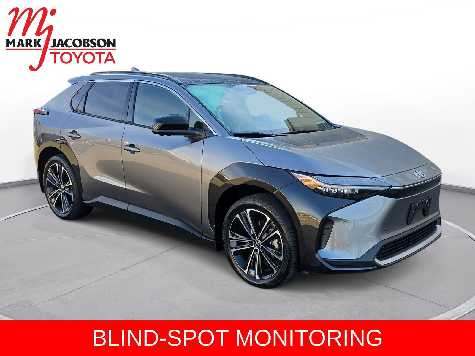 Used 2023 Toyota bZ4X Limited w/ Weather Package image 4