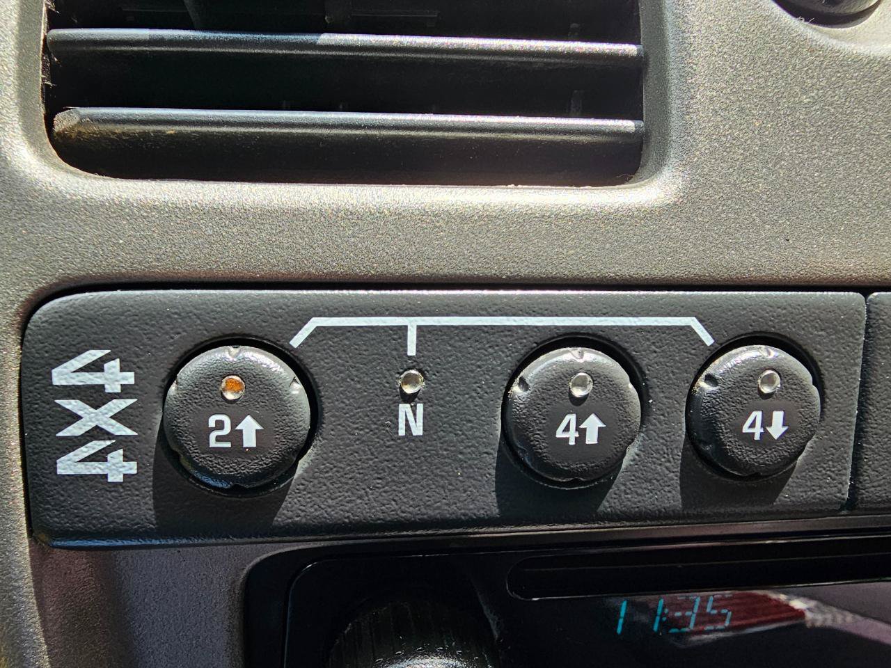 Used 2012 Chevrolet Colorado LT AWD/4WD image 32