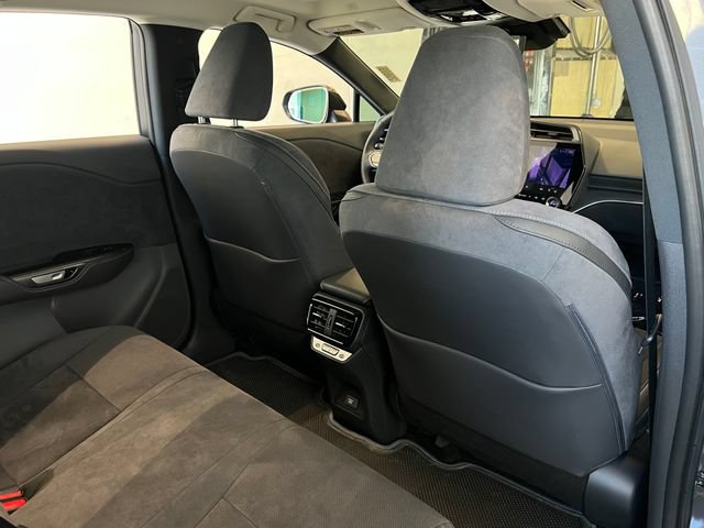 Used 2024 Lexus RZ 450e Premium AWD/4WD image 43
