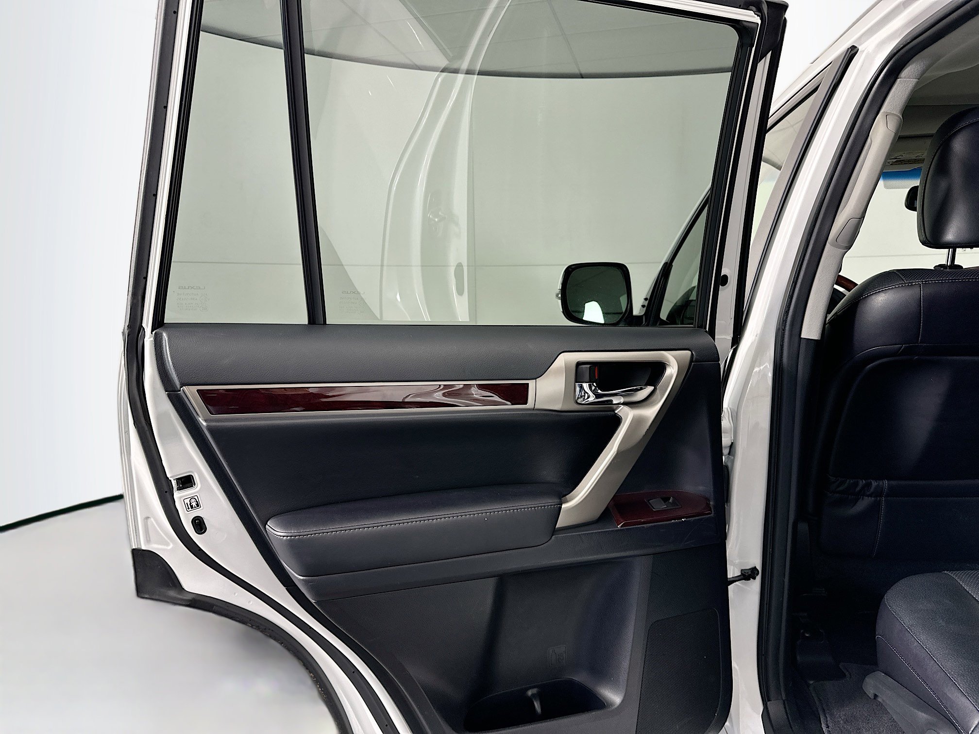 Used 2017 Lexus GX 460 Premium w/ Premium Package image 27