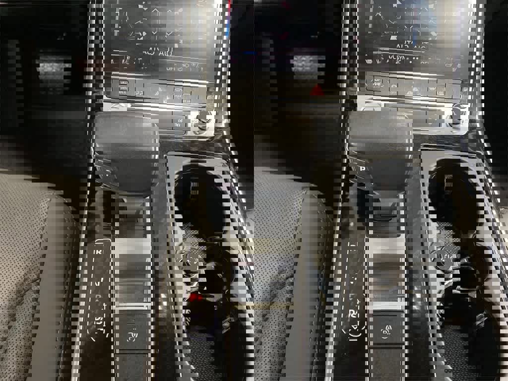 Used 2019 Audi Q8 Premium Plus w/ Premium Plus image 28