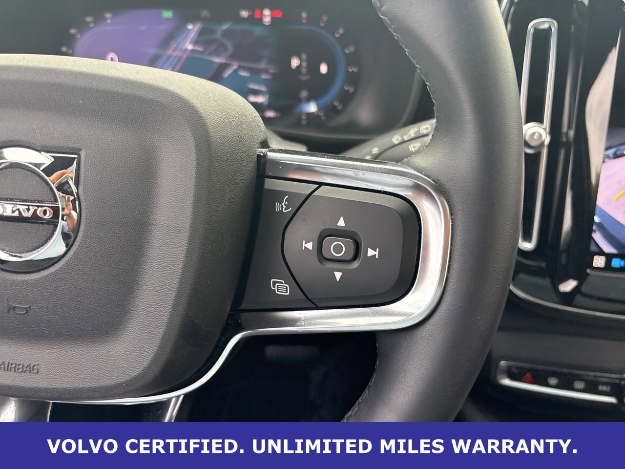 Certified 2023 Volvo XC40 B5 Plus w/ Climate Package image 23