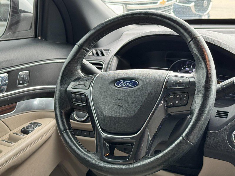 Used 2019 Ford Explorer Limited w/ Class III Trailer Tow Package AWD/4WD image 13