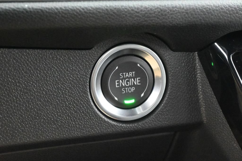 Used 2026 Chevrolet Traverse LT FWD image 28