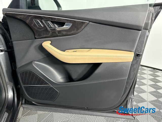Used 2025 Audi Q8 Prestige AWD/4WD image 42