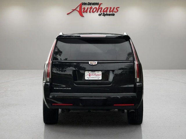 Used 2020 Cadillac Escalade Luxury w/ Escalade Sport Edition AWD/4WD image 6