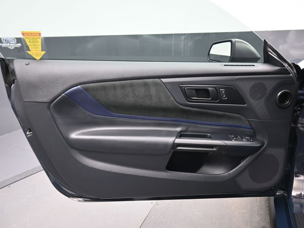 Used 2025 Ford Mustang Dark Horse image 9