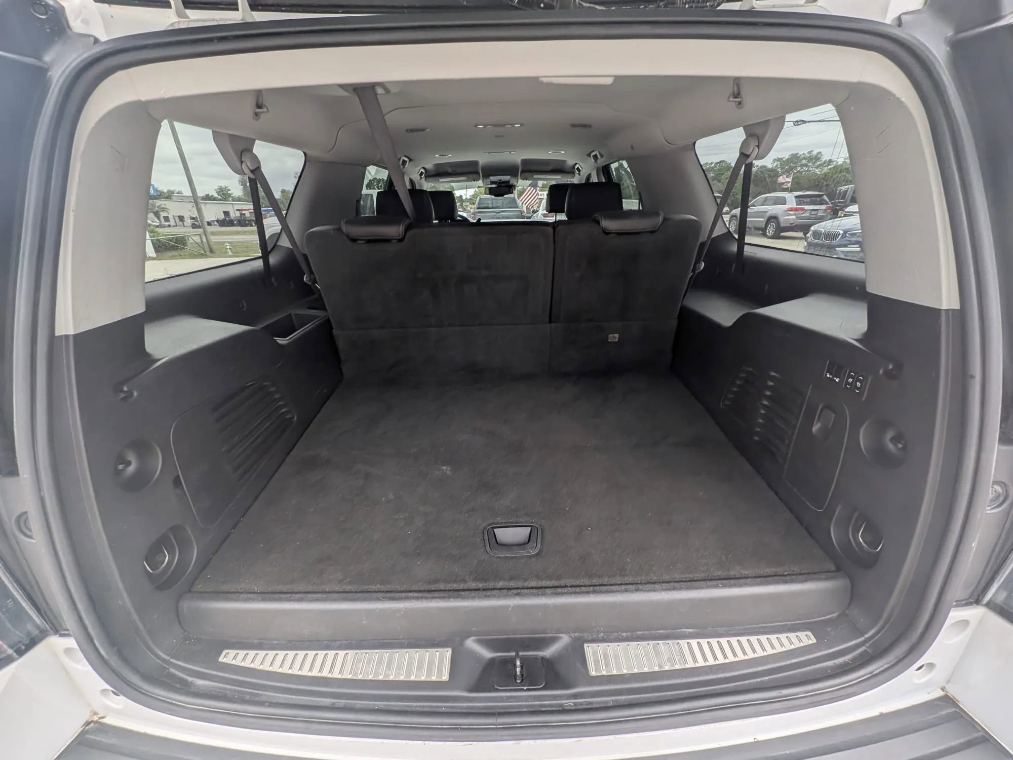 Used 2020 GMC Yukon XL Denali RWD image 12