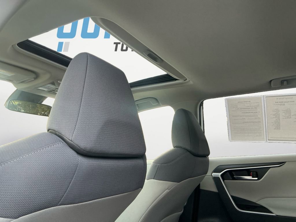 Used 2019 Toyota RAV4 XLE image 19