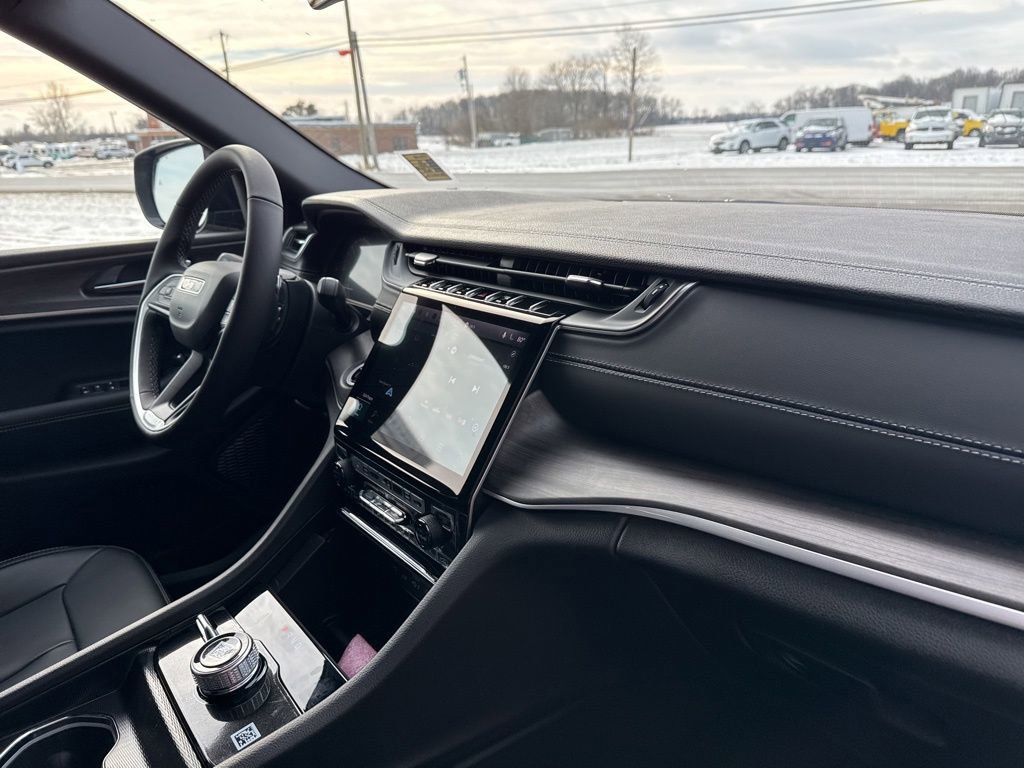 New 2025 Jeep Grand Cherokee Limited image 36