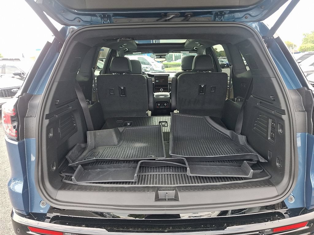 Certified 2026 GMC Acadia Denali Ultimate w/ LPO, Floor Liner Package AWD/4WD image 31