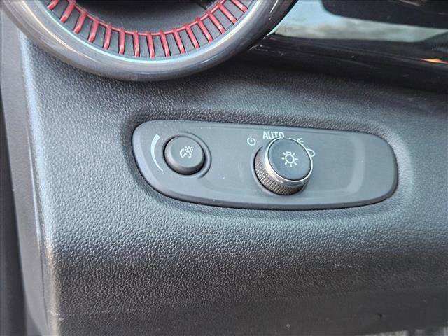 Used 2024 Chevrolet Trax RS w/ Sunroof Package image 9