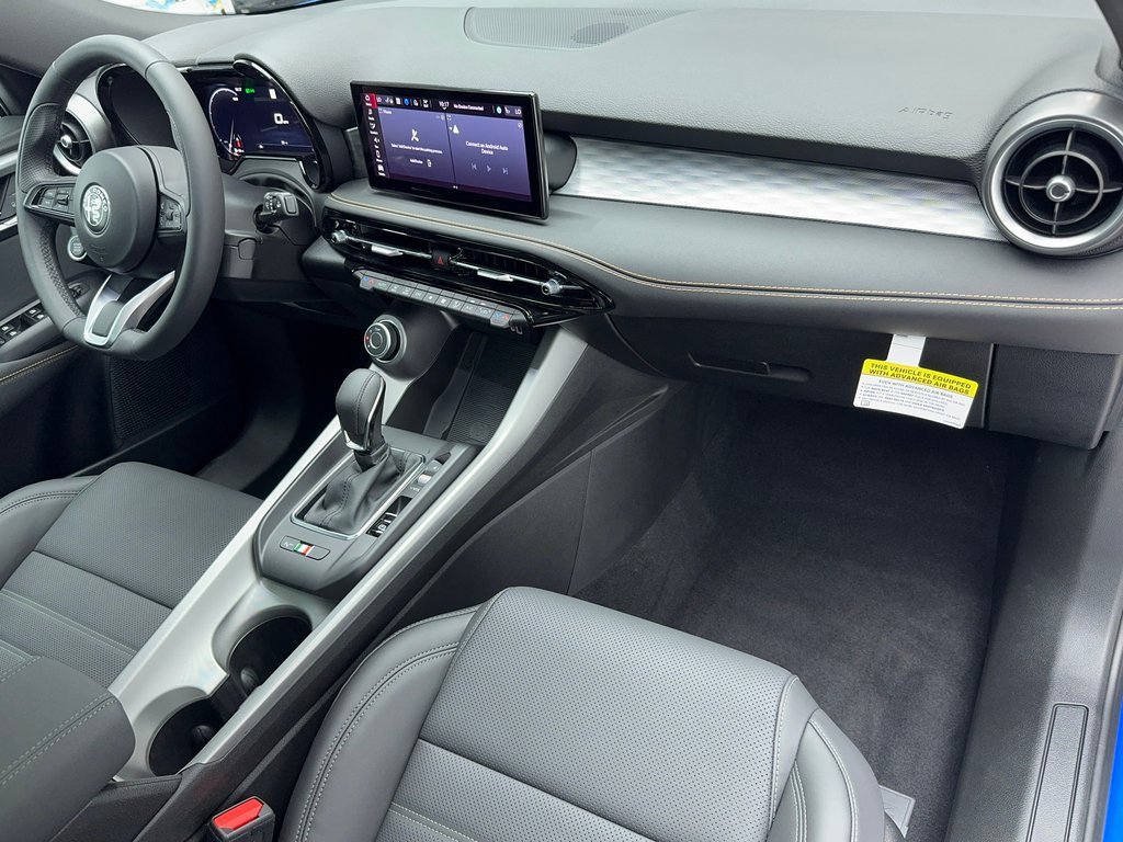 New 2025 Alfa Romeo Tonale w/ Premium Package image 38