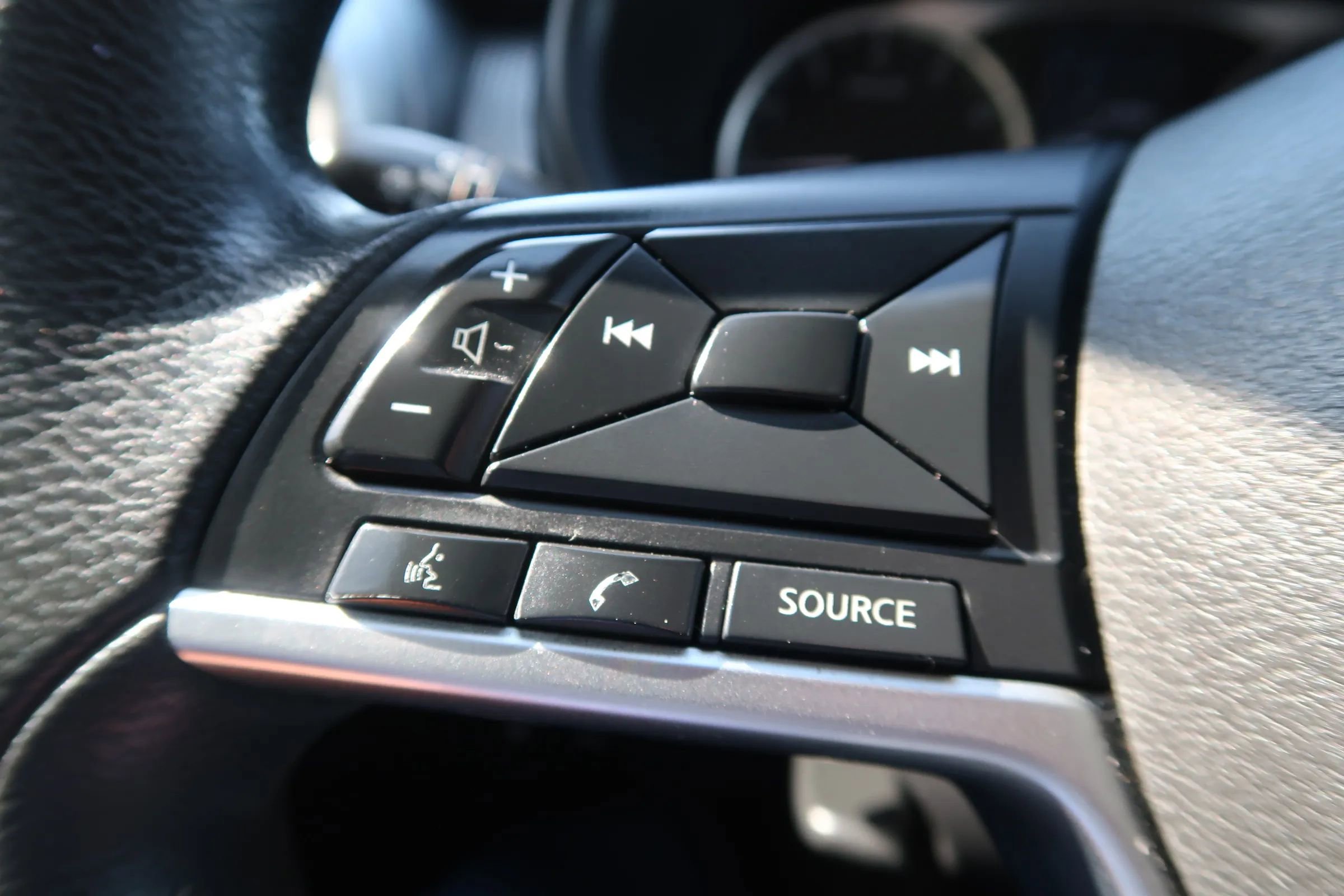 Used 2020 Nissan Kicks S FWD image 36