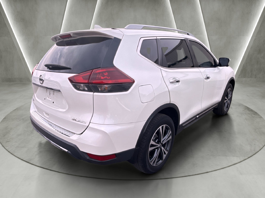 Used 2018 Nissan Rogue SL w/ Premium Package AWD/4WD image 3