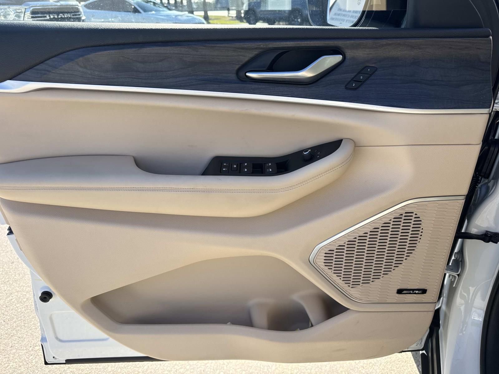 Used 2021 Jeep Grand Cherokee L Limited image 20