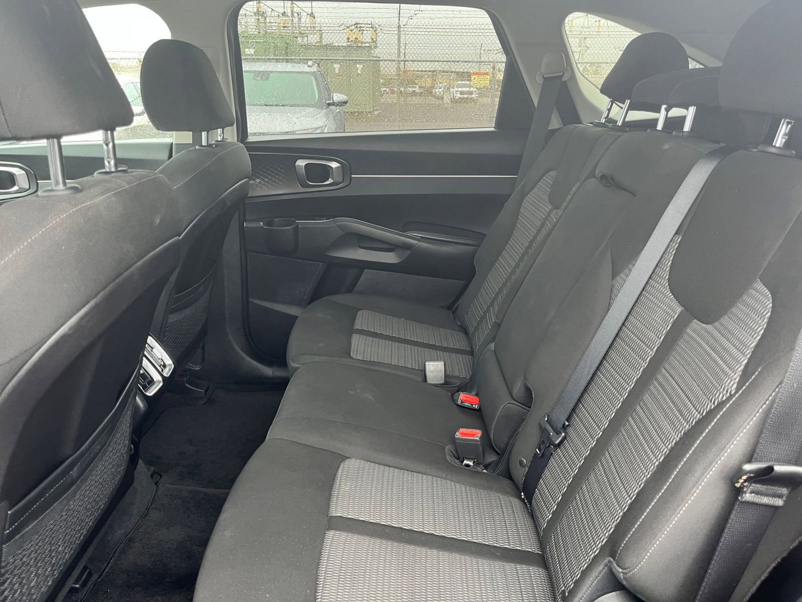 Used 2023 Kia Sorento LX image 25