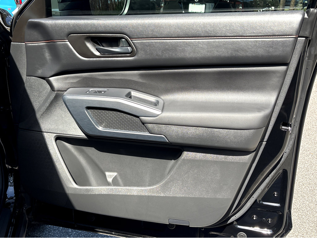Used 2025 Nissan Pathfinder Rock Creek image 11