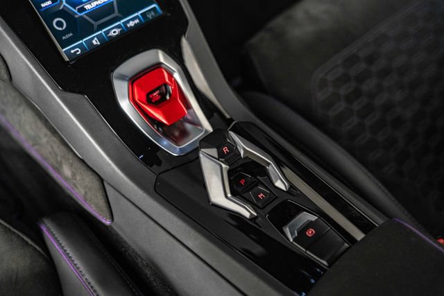 Used 2021 Lamborghini Huracan EVO RWD image 23