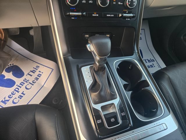 Used 2024 Kia Carnival LX FWD image 11